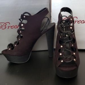 Breckelle's Platform Heels